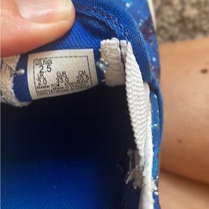 Kids size 2.5 vans shoes